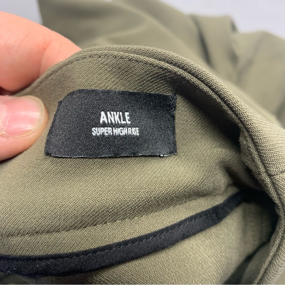 Express Women’s  Cargo Pants in Olive Size 12R - Picture 4 of 11